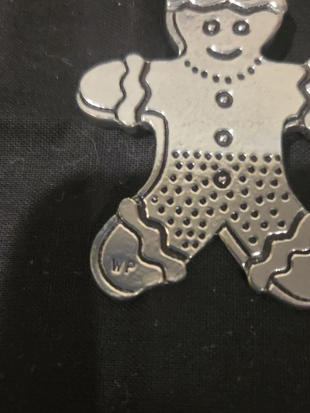 WOODBURY PEWTER SNOWMAN ORNAMENT